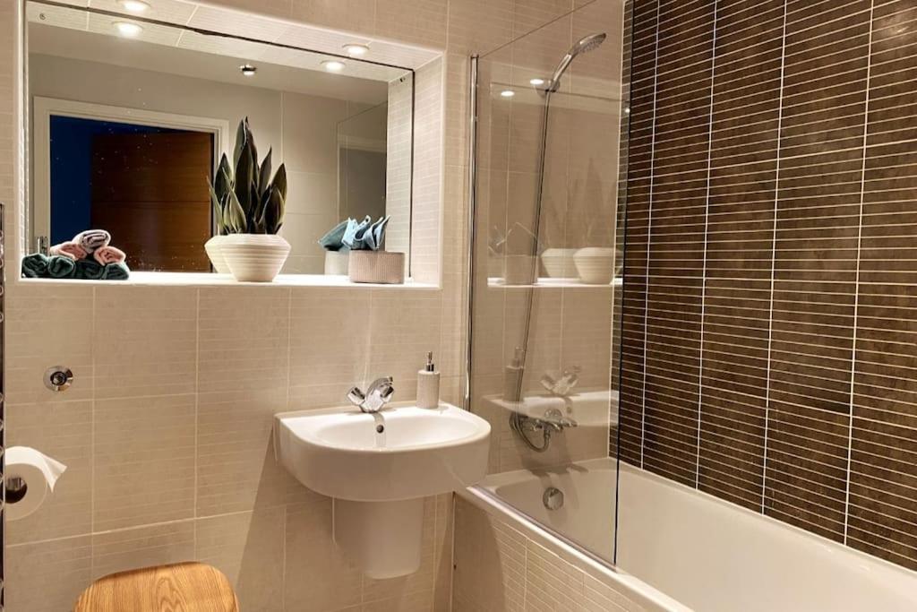 3Bed House With Parking Short Walk To Bath Centre Villa Eksteriør billede